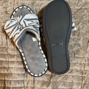 Women's Gray Striped Knot Slip-On Sandals